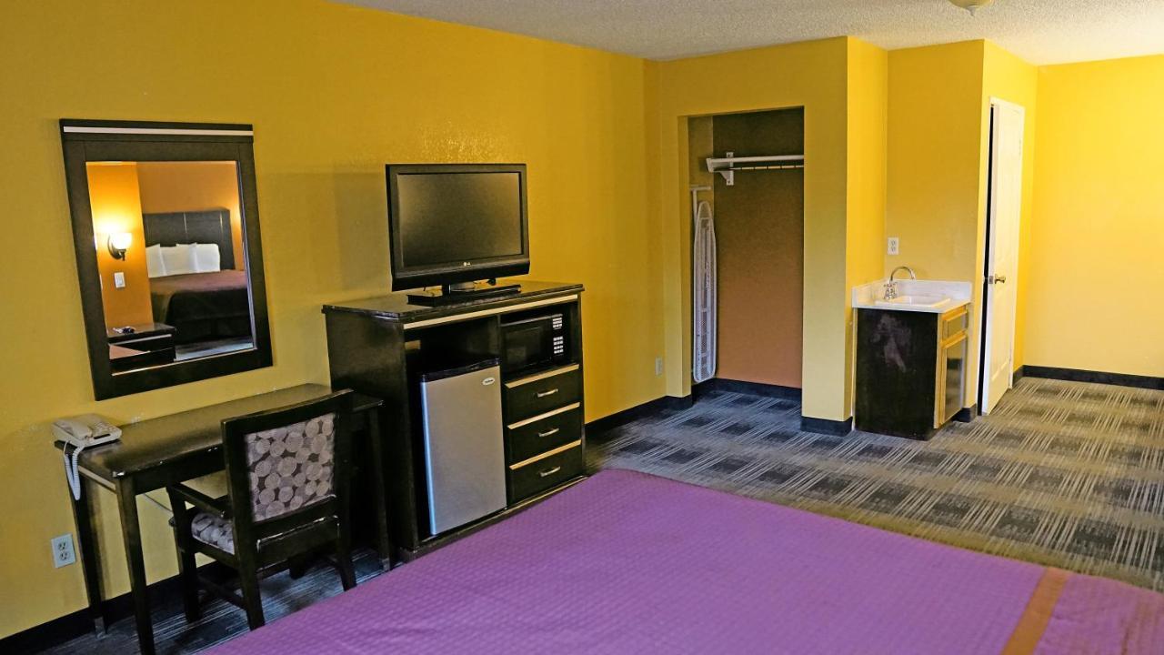 Travel Plaza Inn 康普顿 外观 照片